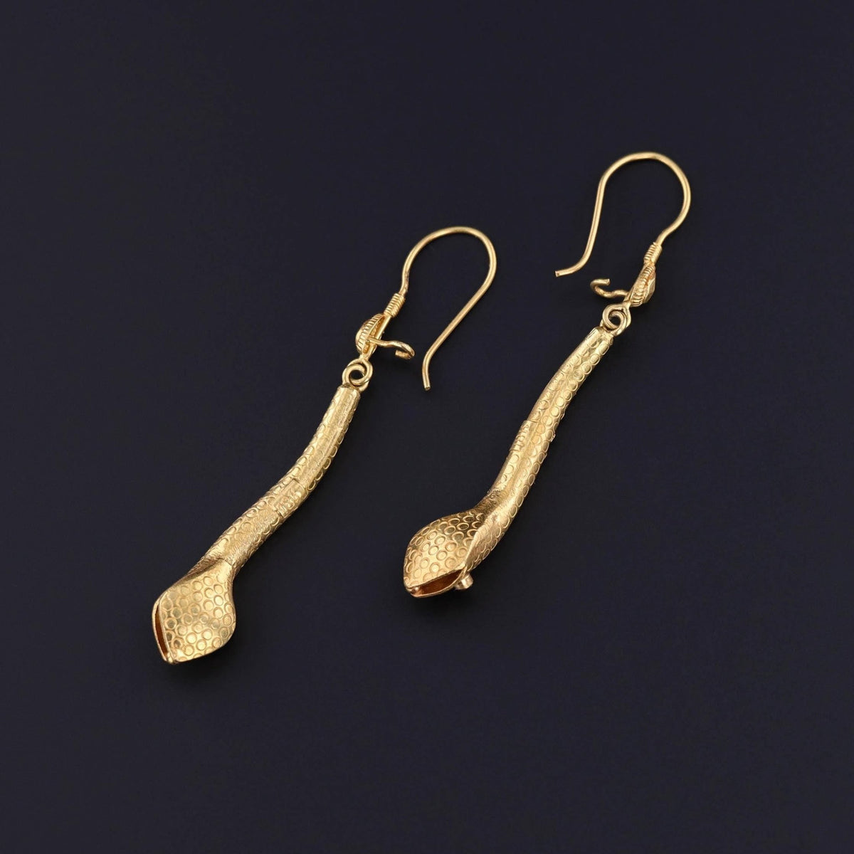 Vintage Emerald Snake Earrings of 18k Gold - Trademark Antiques