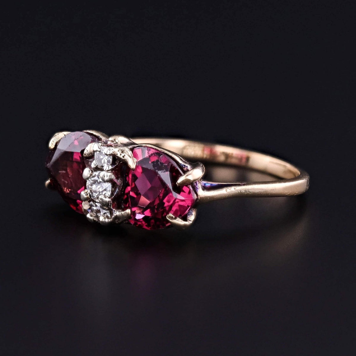 Vintage Garnet Heart Ring of 14k Gold - Trademark Antiques