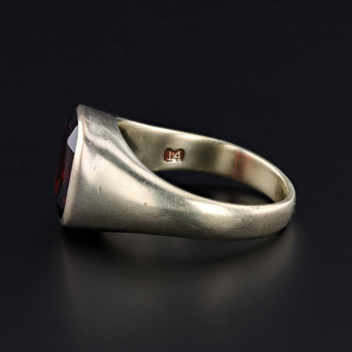 Vintage Garnet Ring of 14k Gold - Trademark Antiques