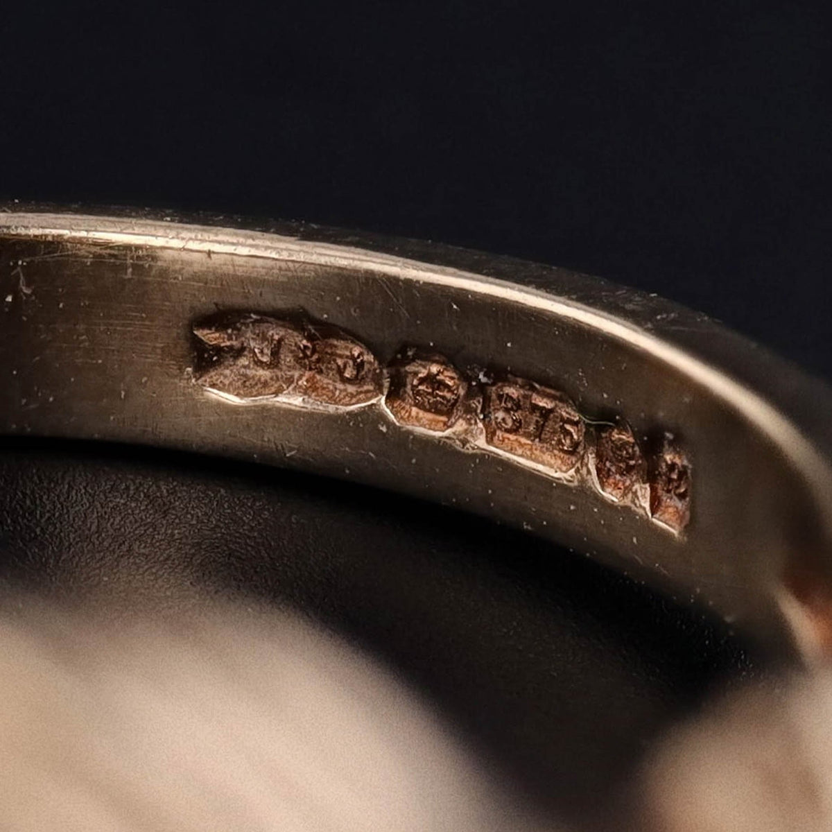 Vintage Gemstone Hand Ring of 9ct Gold - Trademark Antiques