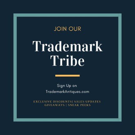 Vintage Infant Jesus of Prague Pendant of 10k Gold - Trademark Antiques