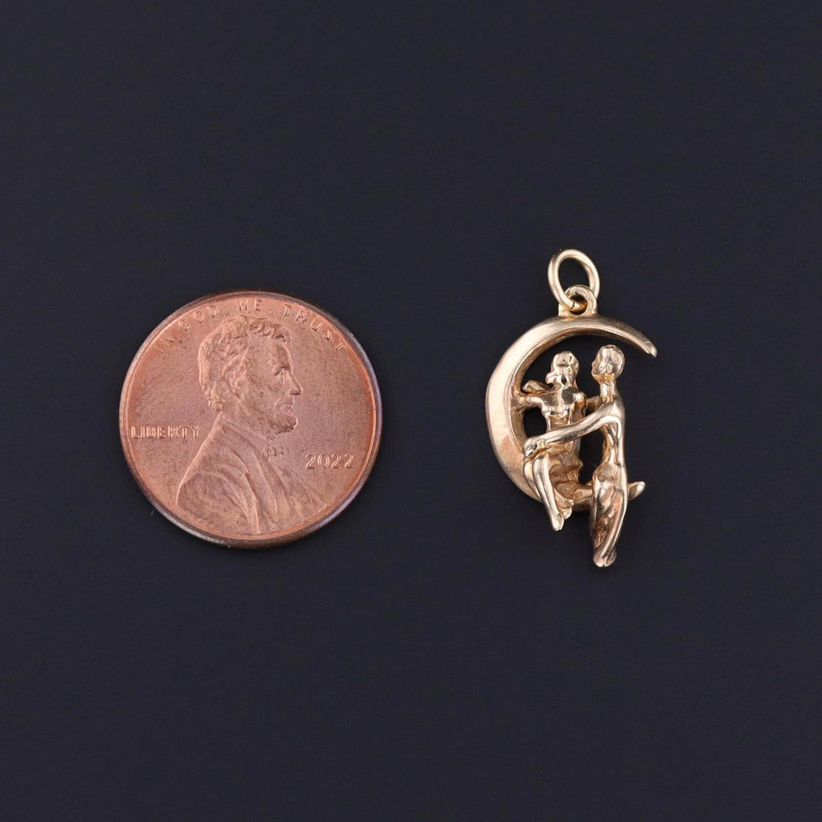 Vintage Kissing Couple on the Moon of 14k Gold - Trademark Antiques