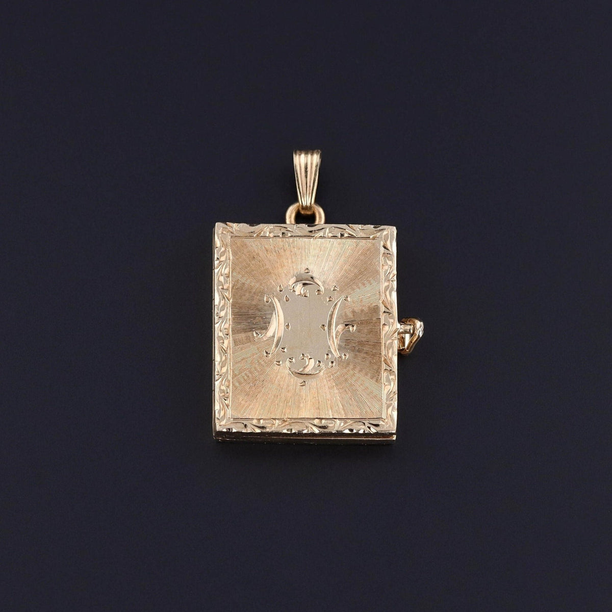 Vintage Locket of 14k Gold - Trademark Antiques