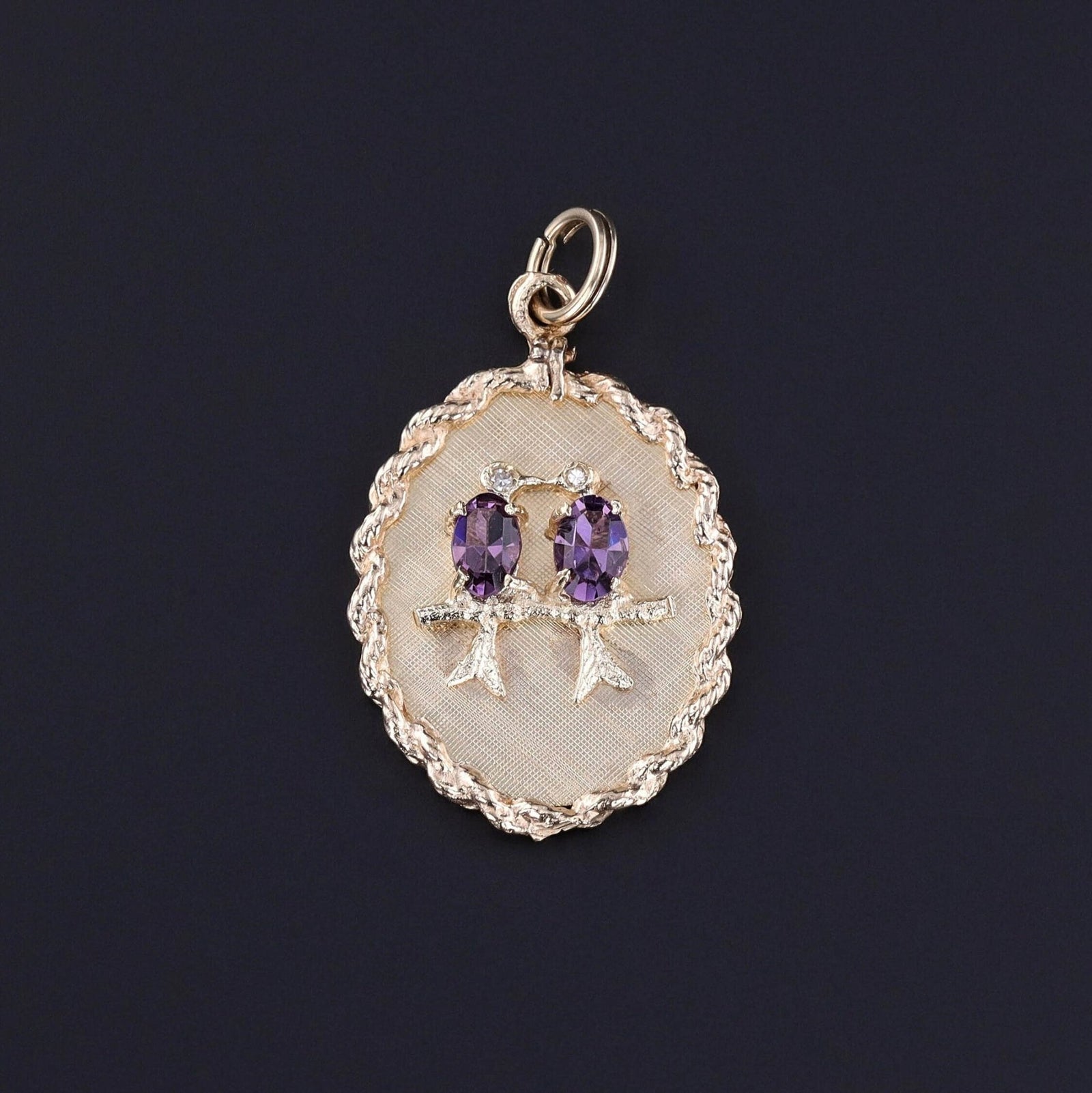 Vintage Lovebirds Pendant of 9ct Gold - Trademark Antiques