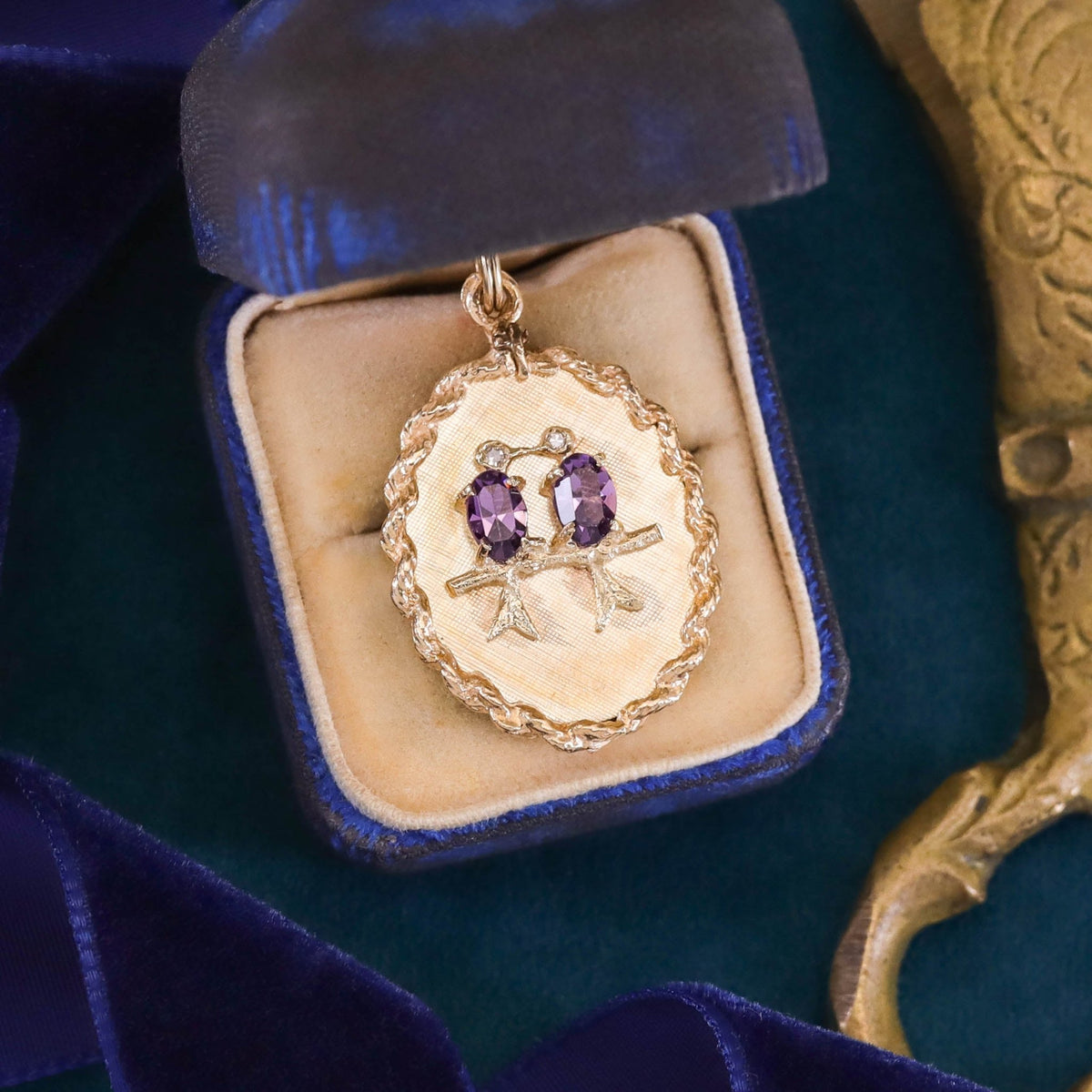 Vintage Lovebirds Pendant of 9ct Gold - Trademark Antiques