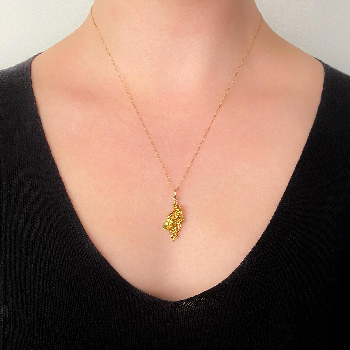 Vintage Lovers Pendant of 14k Gold - Trademark Antiques