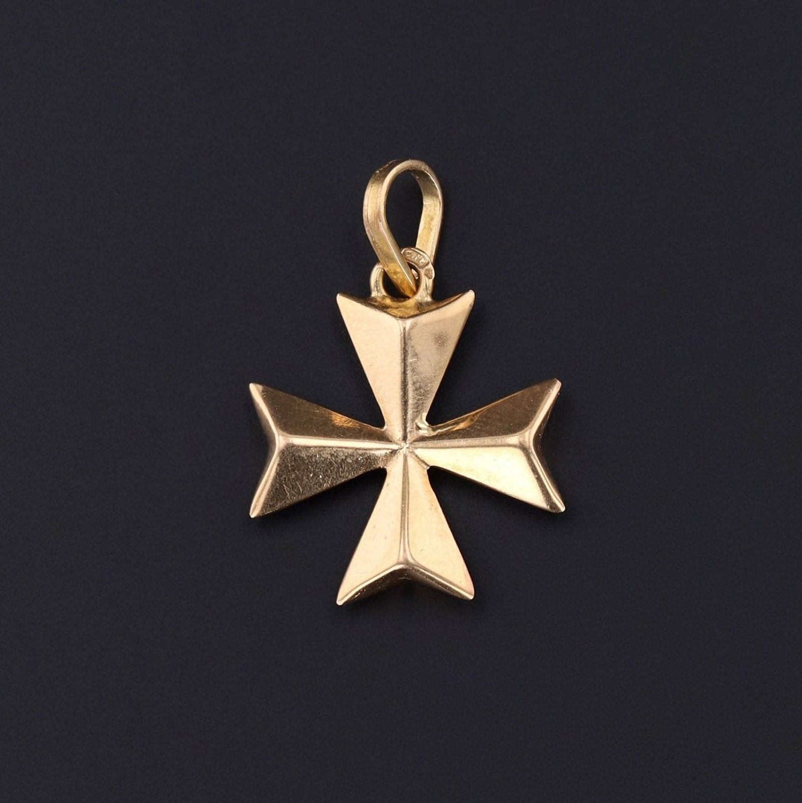 Vintage Maltese Cross Pendant of 18k Gold - Trademark Antiques