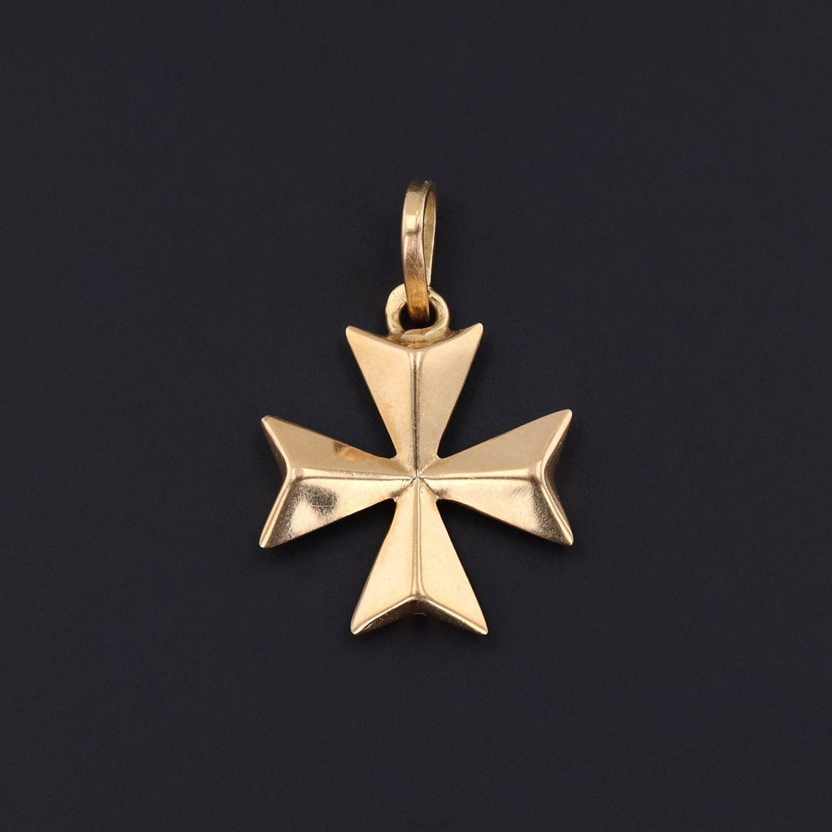 Vintage Maltese Cross Pendant of 18k Gold - Trademark Antiques