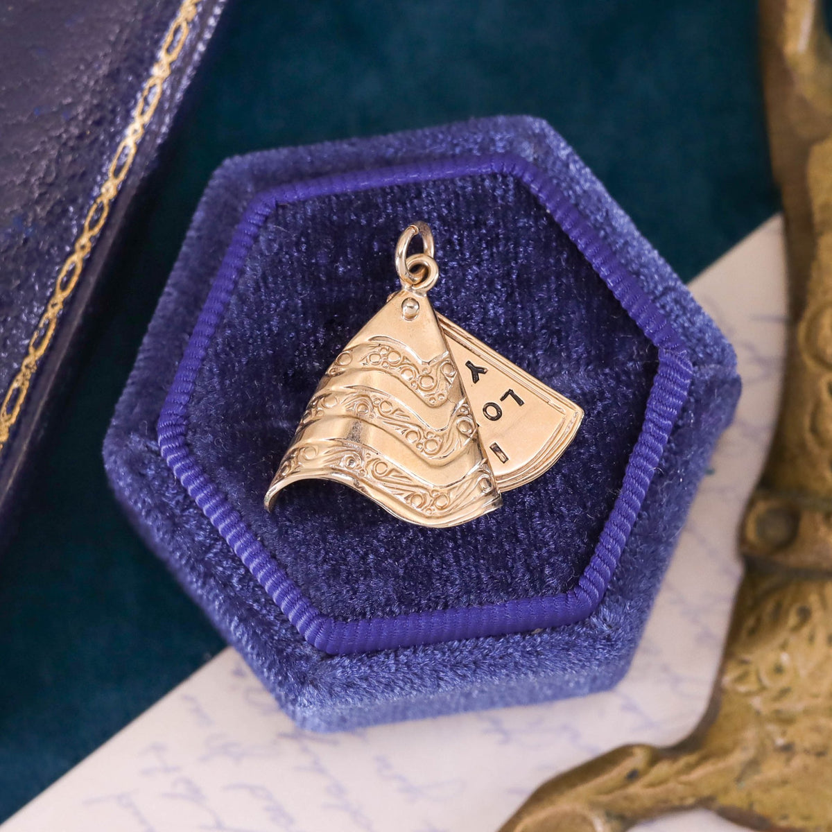 Vintage Moveable Fan Charm of 14k Gold - Trademark Antiques