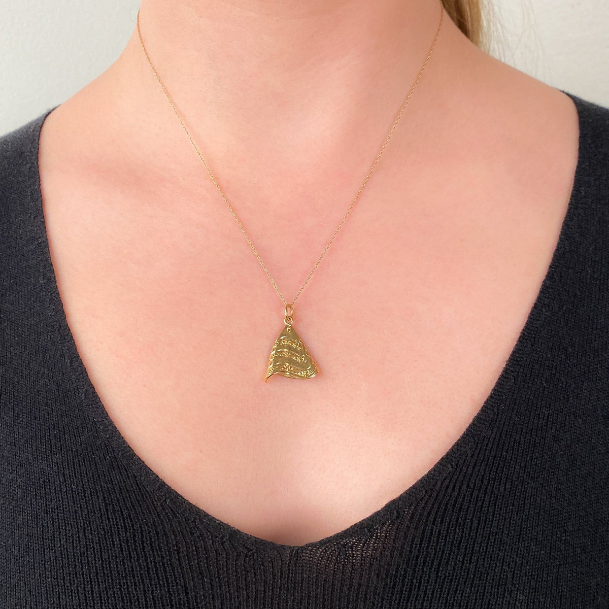 Vintage Moveable Fan Charm of 14k Gold - Trademark Antiques