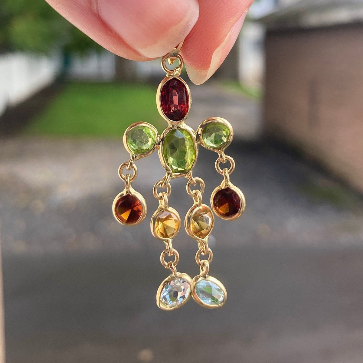 Vintage Moveable Gemstone Person Pendant of 18k Gold - Trademark Antiques