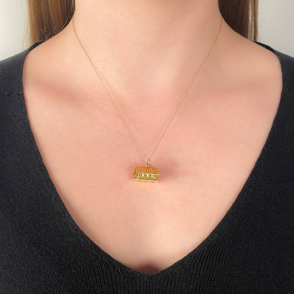 Vintage Moveable House Charm of 18k Gold - Trademark Antiques