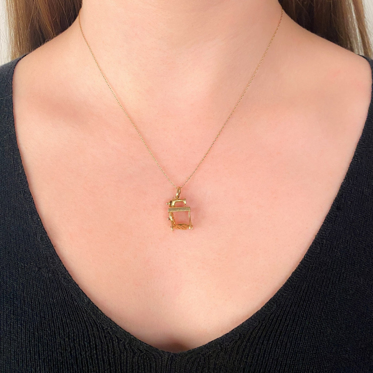 Vintage Moveable Sewing Machine Charm of 14k Gold - Trademark Antiques
