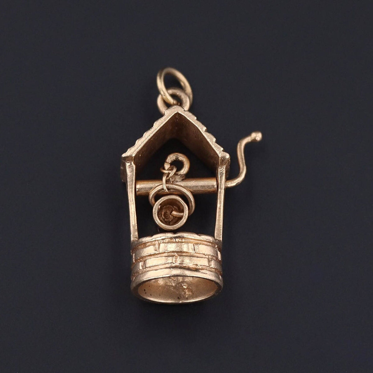 Vintage Moveable Wishing Well Pendant of 9ct Gold - Trademark Antiques