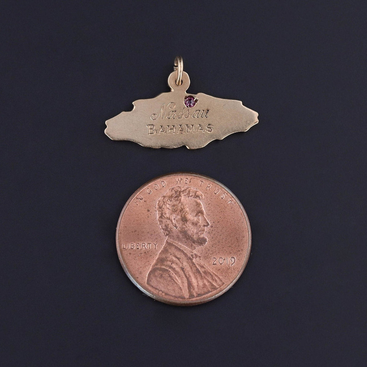 Vintage Nassau Bahamas Charm of 9ct Gold - Trademark Antiques