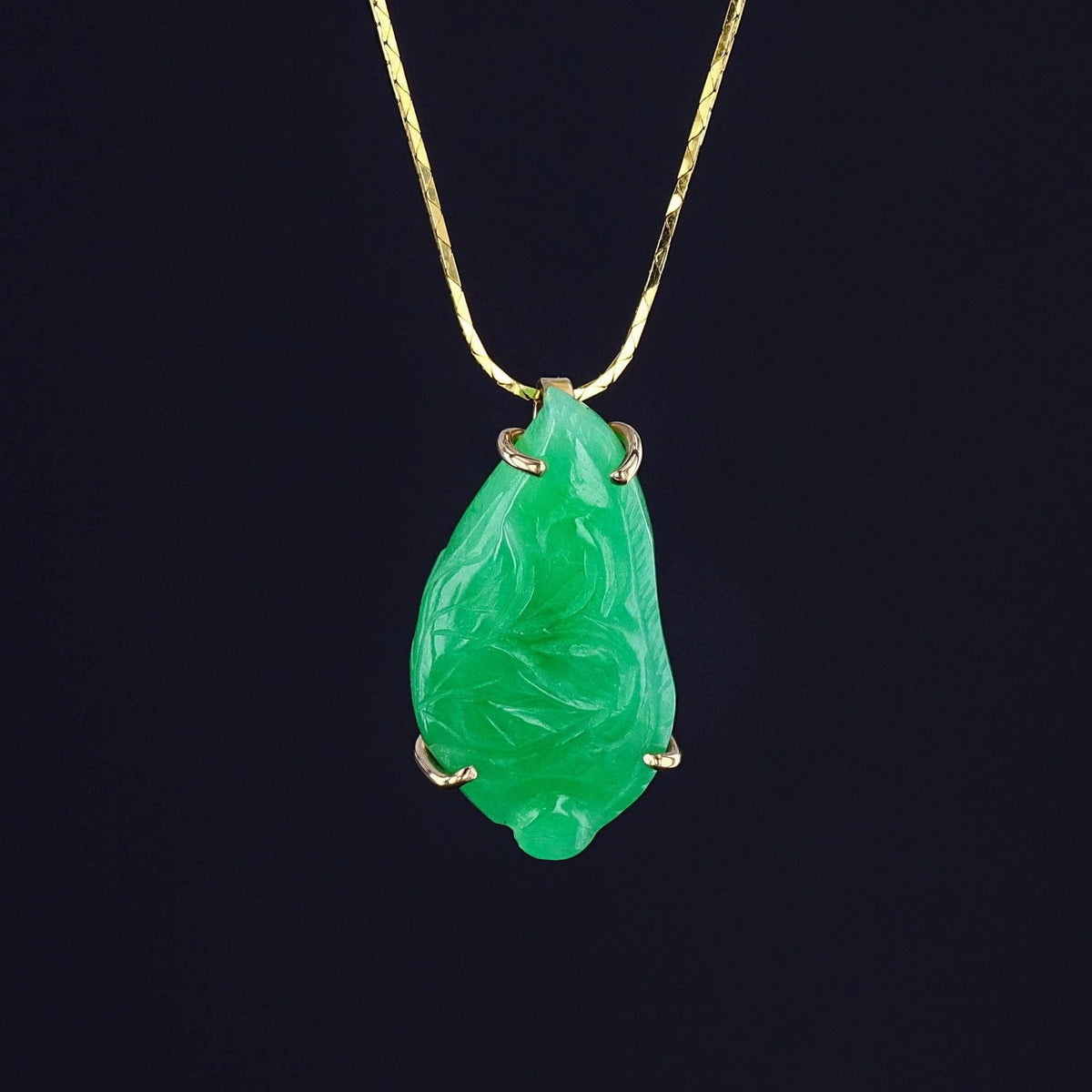 Vintage Nephrite Jade Pendant of 14k Gold - Trademark Antiques