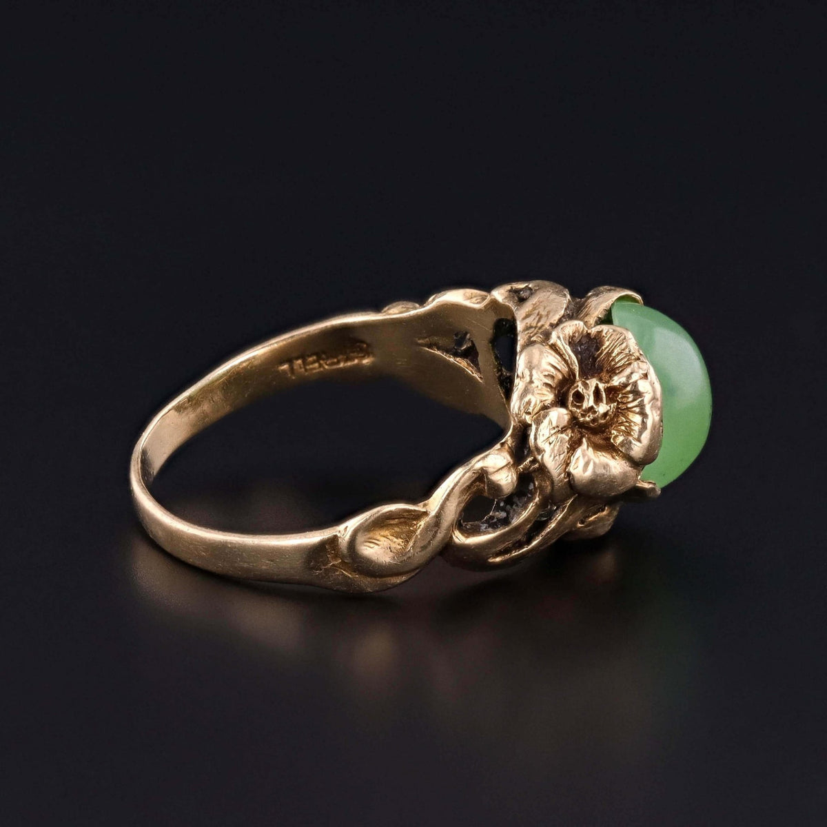 Vintage Nephrite Jade Ring of 14k Gold - Trademark Antiques