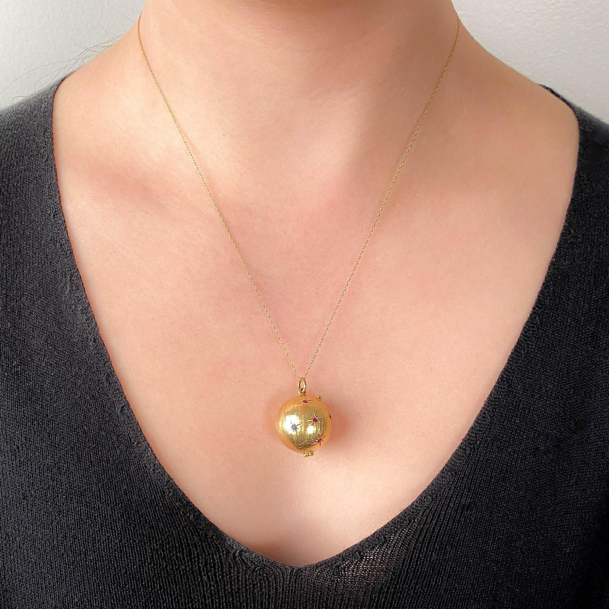 Vintage Orb Locket Pendant of 14k Gold - Trademark Antiques