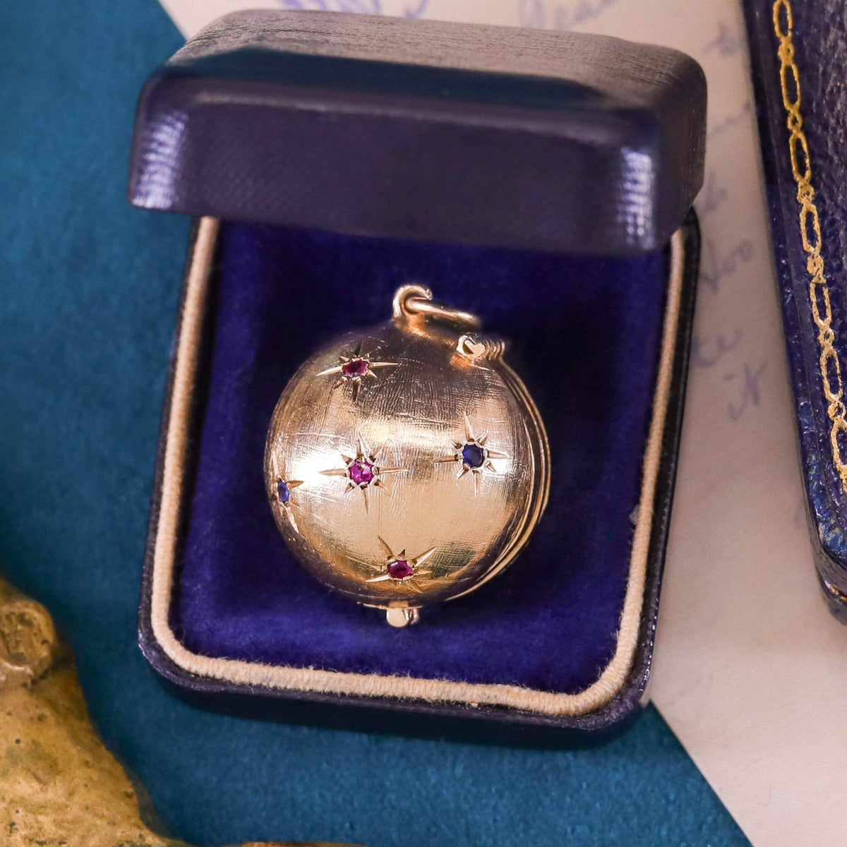 Vintage Orb Locket Pendant of 14k Gold - Trademark Antiques