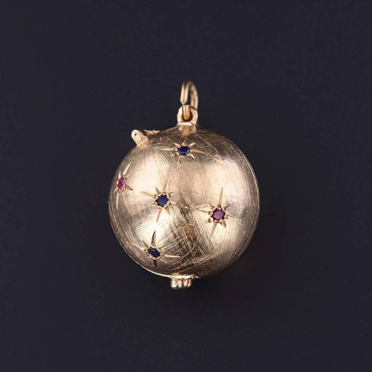 Vintage Orb Locket Pendant of 14k Gold - Trademark Antiques