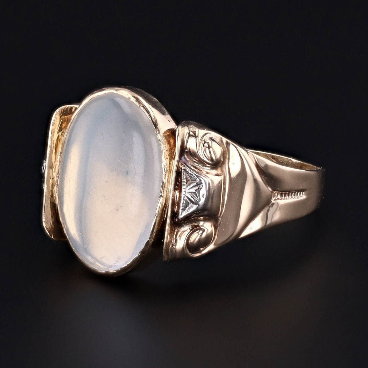 Vintage Oval Moonstone Ring of 10k Gold - Trademark Antiques