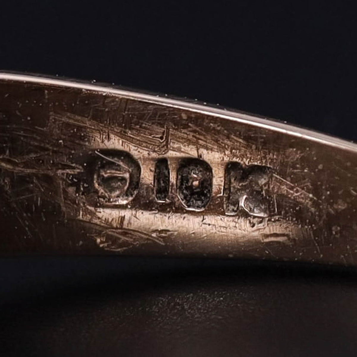 Vintage Oval Moonstone Ring of 10k Gold - Trademark Antiques