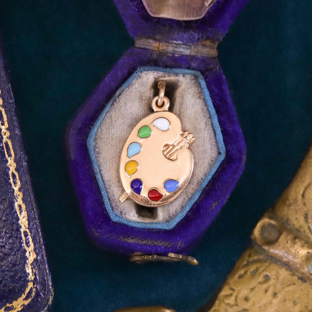 Vintage Painter&#39;s Palette Charm of 14k Gold - Trademark Antiques