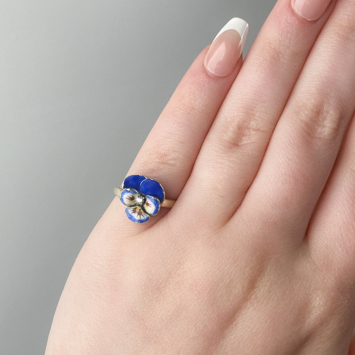 Vintage Pansy Ring of 14k Gold - Trademark Antiques