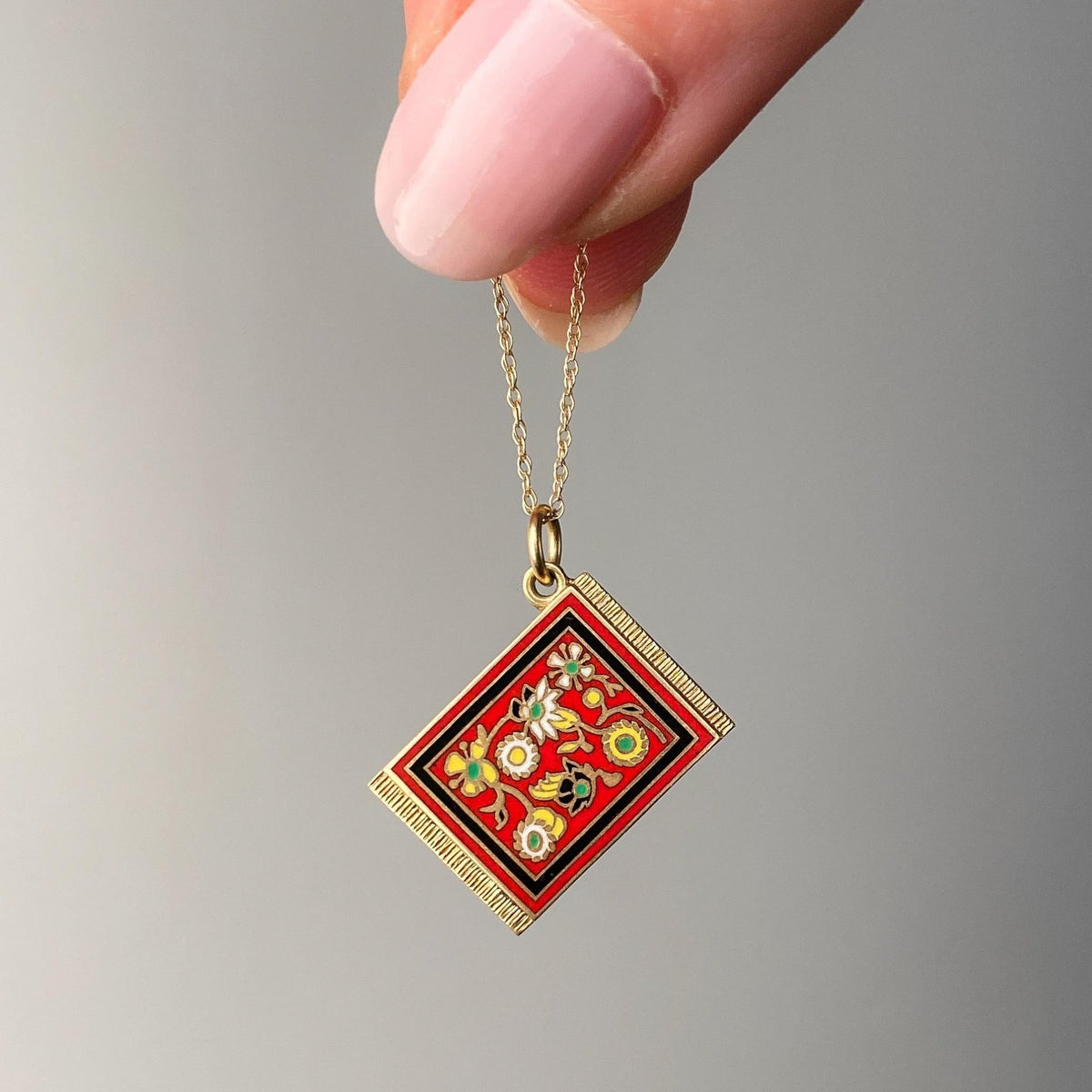 Vintage Persian Rug Charm of 14k Gold - Trademark Antiques