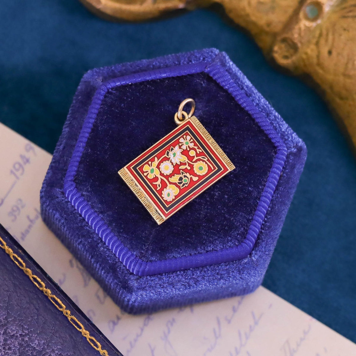 Vintage Persian Rug Charm of 14k Gold - Trademark Antiques