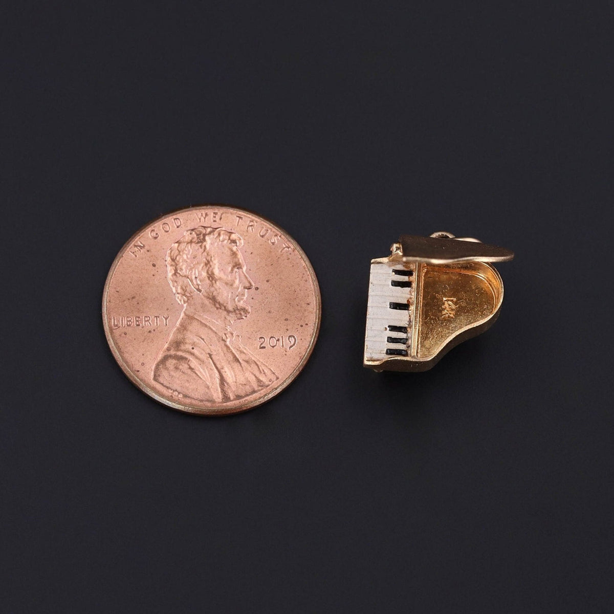 Vintage Piano with Enamel Charm of 14k Gold - Trademark Antiques