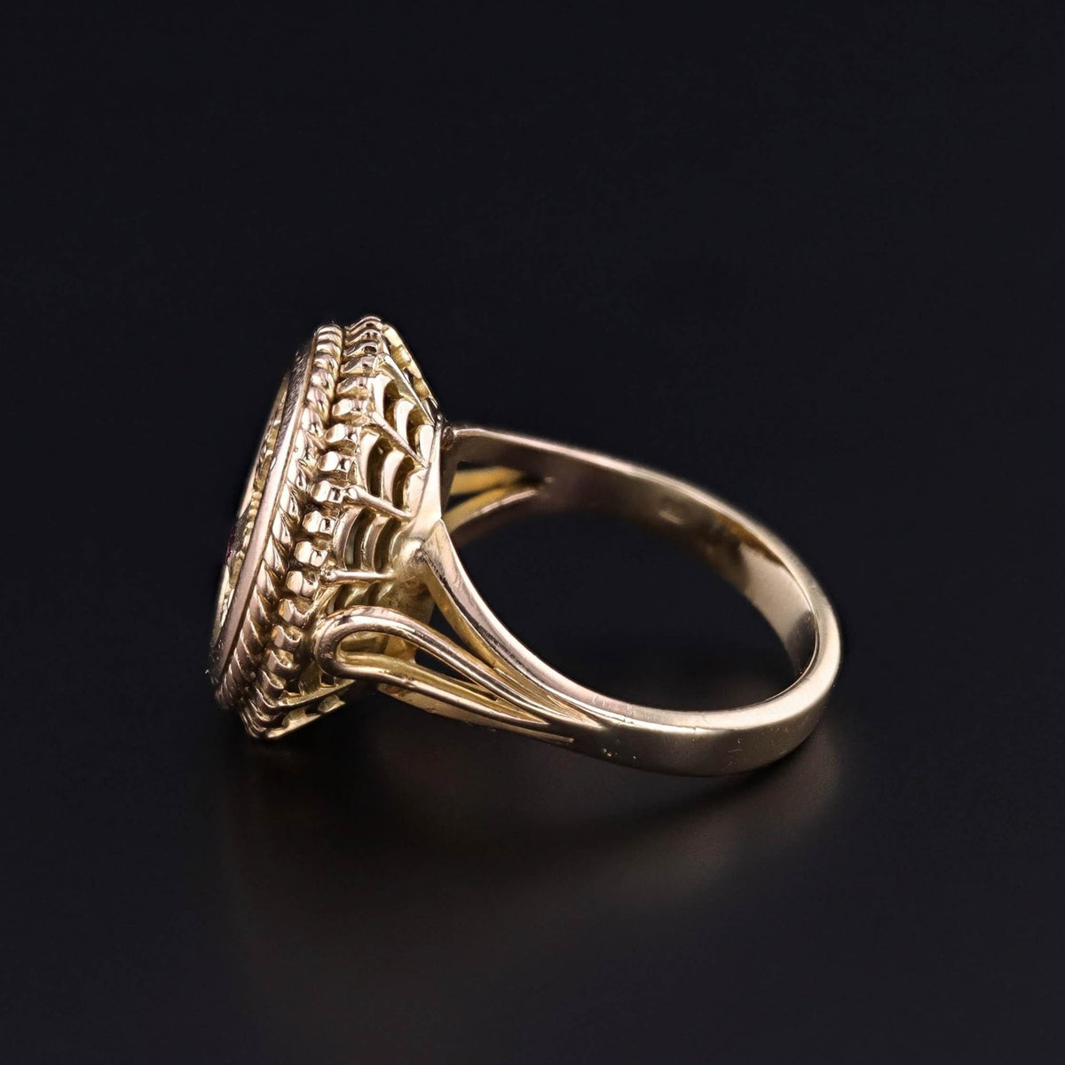 Vintage Qu'hier Que Demain Ring of 18k Gold - Trademark Antiques