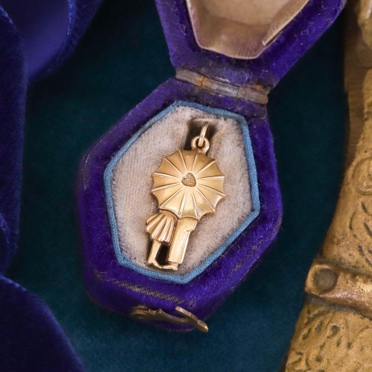 Vintage Romantic Umbrella Charm of 14k Gold - Trademark Antiques