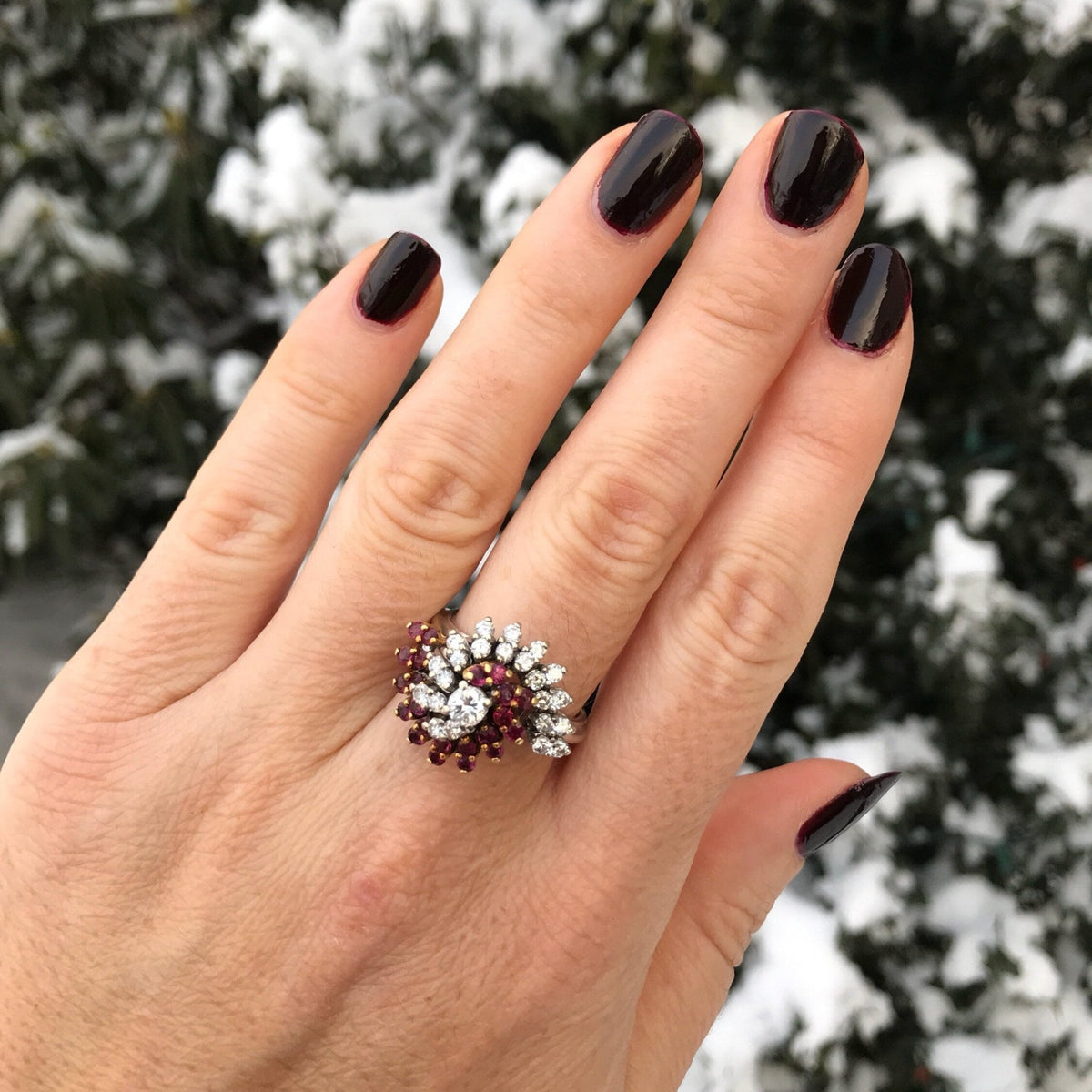 Vintage Ruby and Diamond Cocktail Ring of 18k Gold - Trademark Antiques