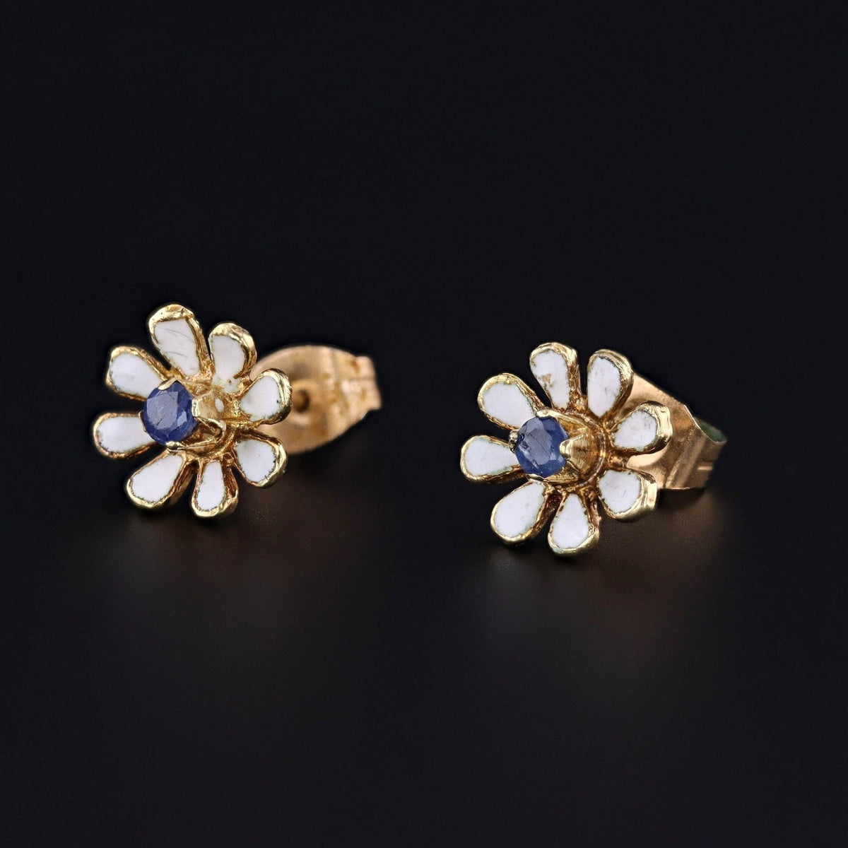 Vintage Sapphire Daisy Earrings of 14k Gold - Trademark Antiques
