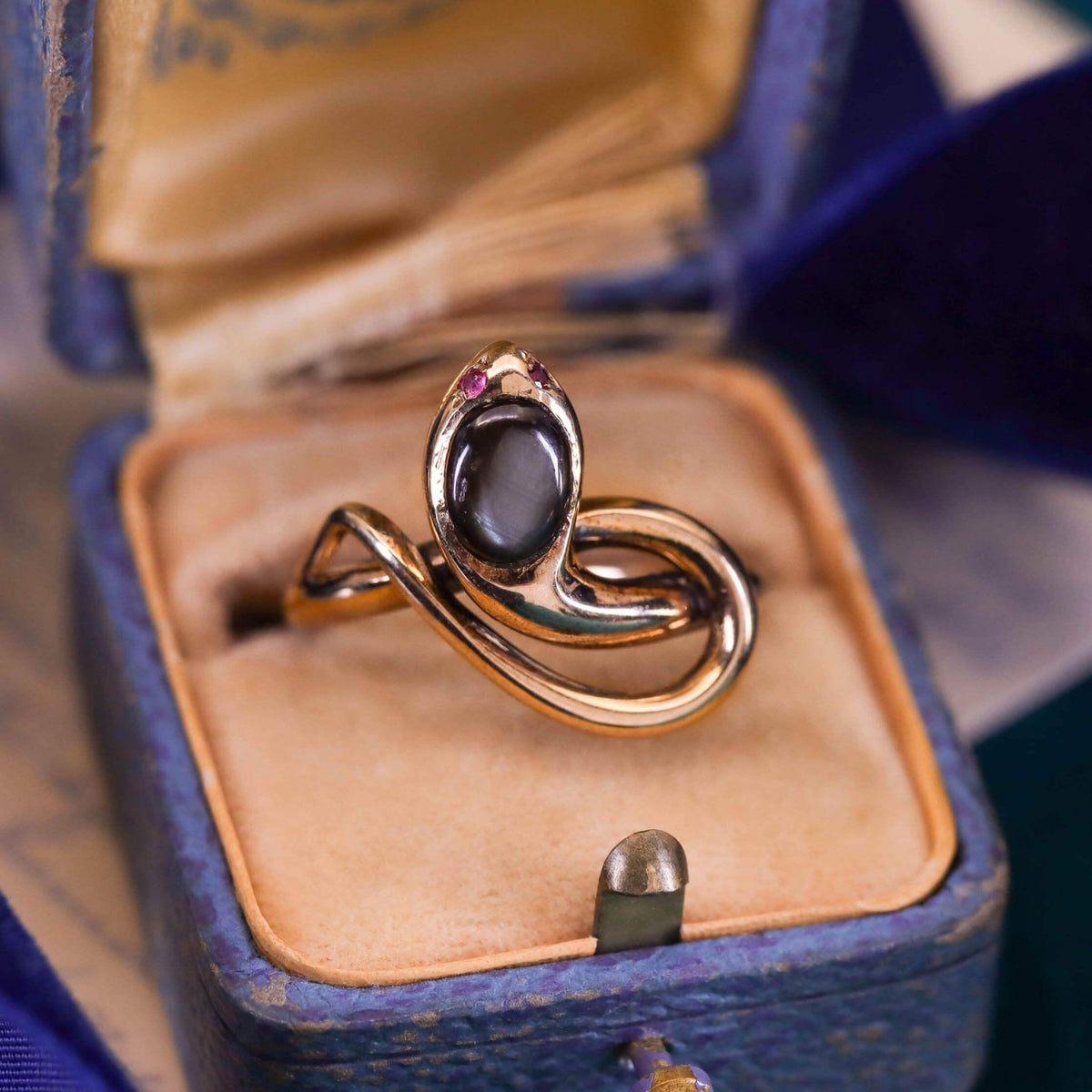 Vintage Star Sapphire Snake Ring of 9ct Gold - Trademark Antiques