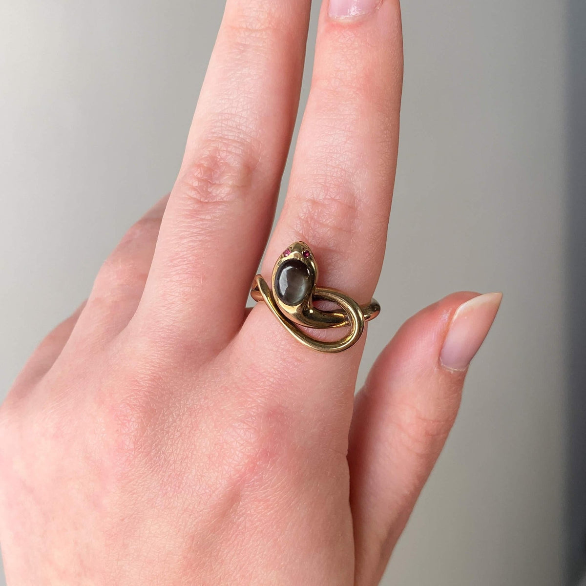 Vintage Star Sapphire Snake Ring of 9ct Gold - Trademark Antiques
