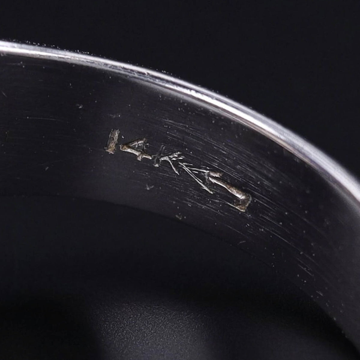 Vintage Synthetic Star Sapphire Ring of 14k White Gold - Trademark Antiques