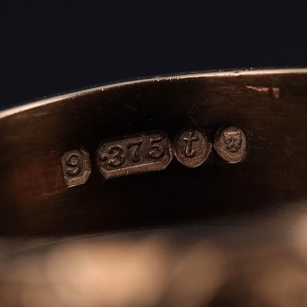 Vintage Unisex Buckle Ring of 9ct Gold - Trademark Antiques