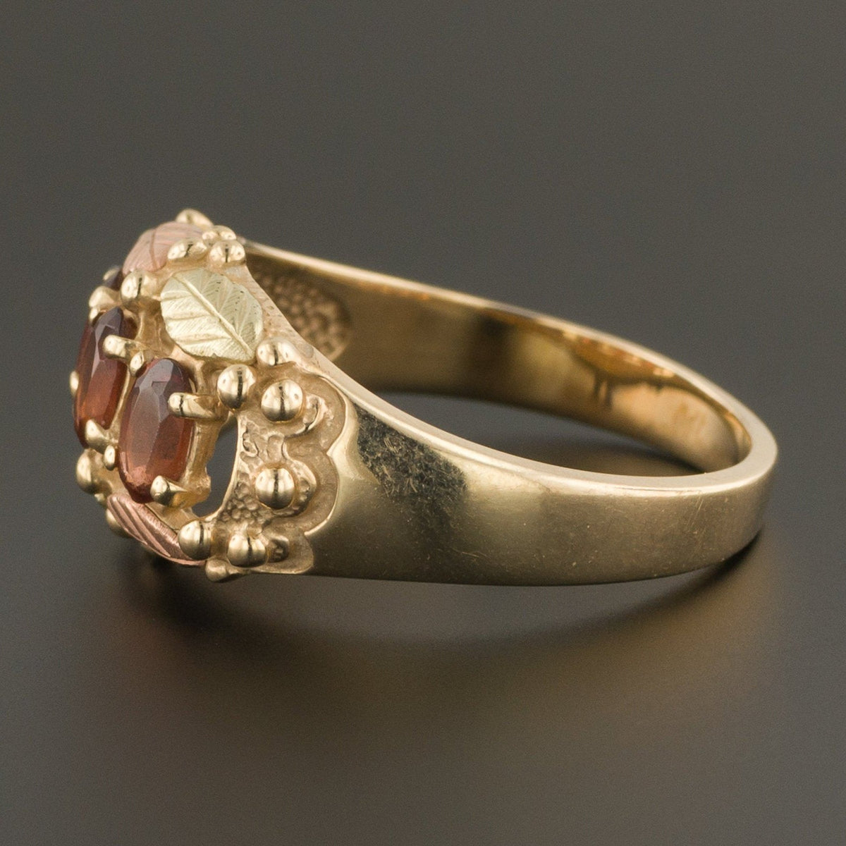 10k Gold &amp; Garnet Ring | Vintage Garnet Ring - Trademark Antiques