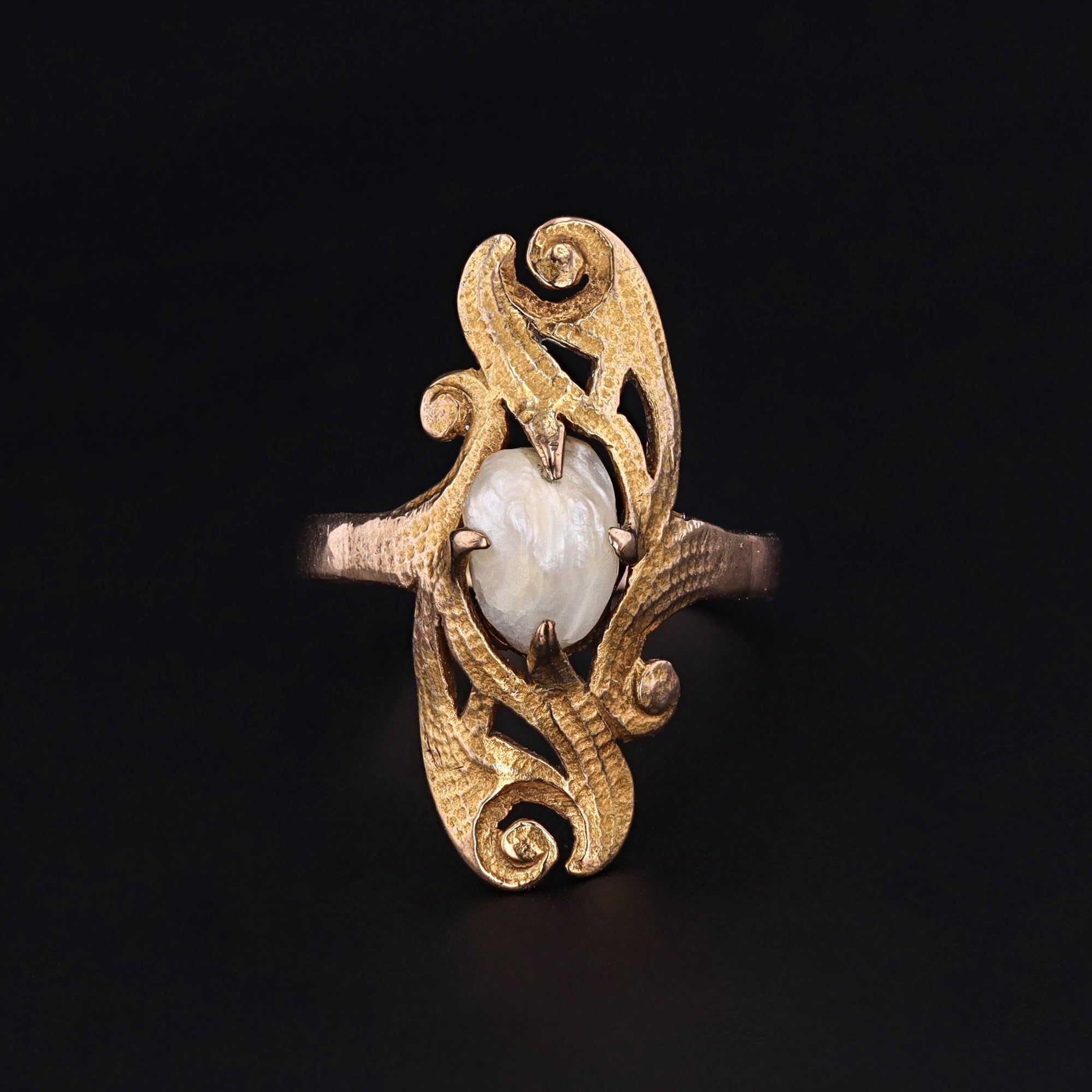 Antique Baroque Pearl Ring of 10k Gold