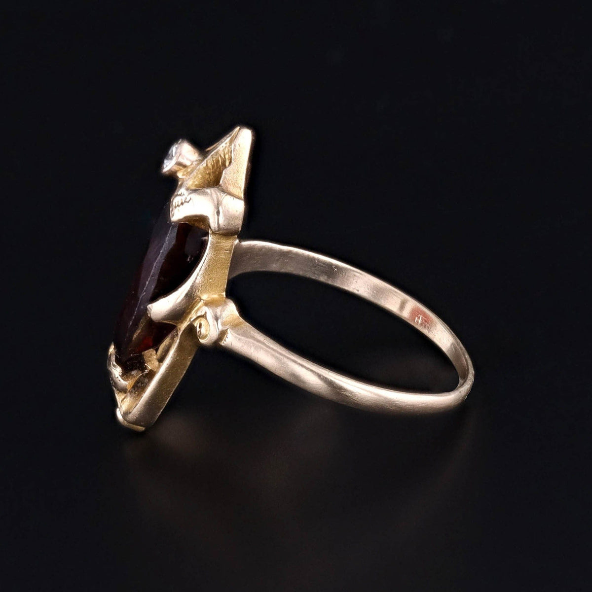 Antique Almandine Garnet Ring of 10k Gold - Trademark Antiques
