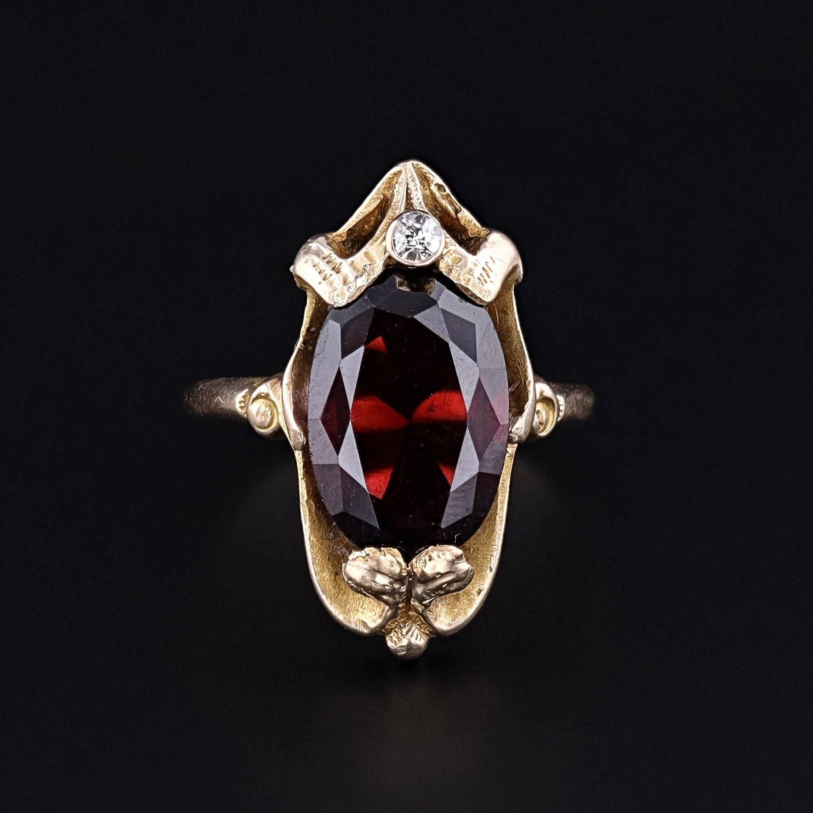 Antique Almandine Garnet Ring of 10k Gold - Trademark Antiques