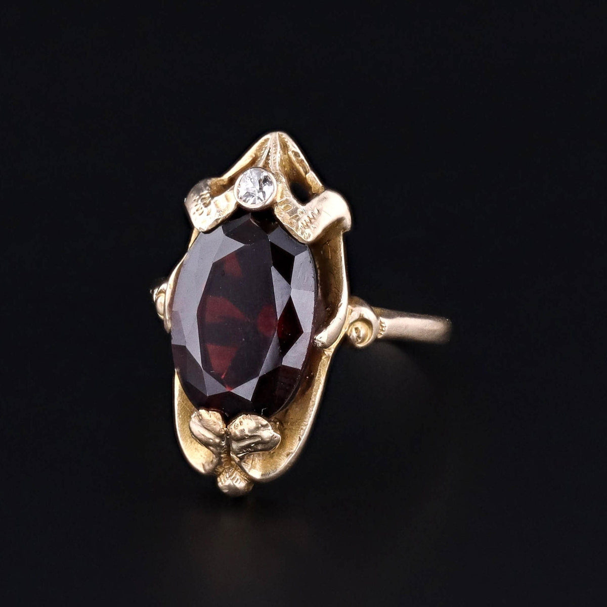 Antique Almandine Garnet Ring of 10k Gold - Trademark Antiques