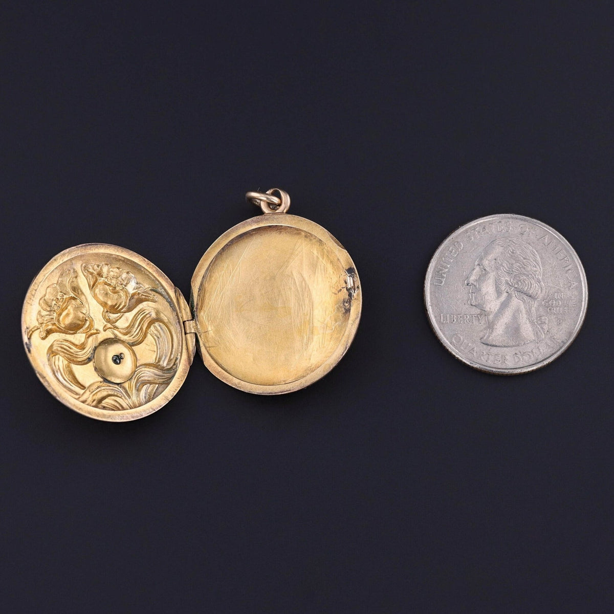 Antique Art Nouveau Floral Locket of 9ct Gold - Trademark Antiques