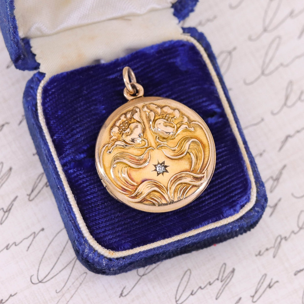 Antique Art Nouveau Floral Locket of 9ct Gold - Trademark Antiques