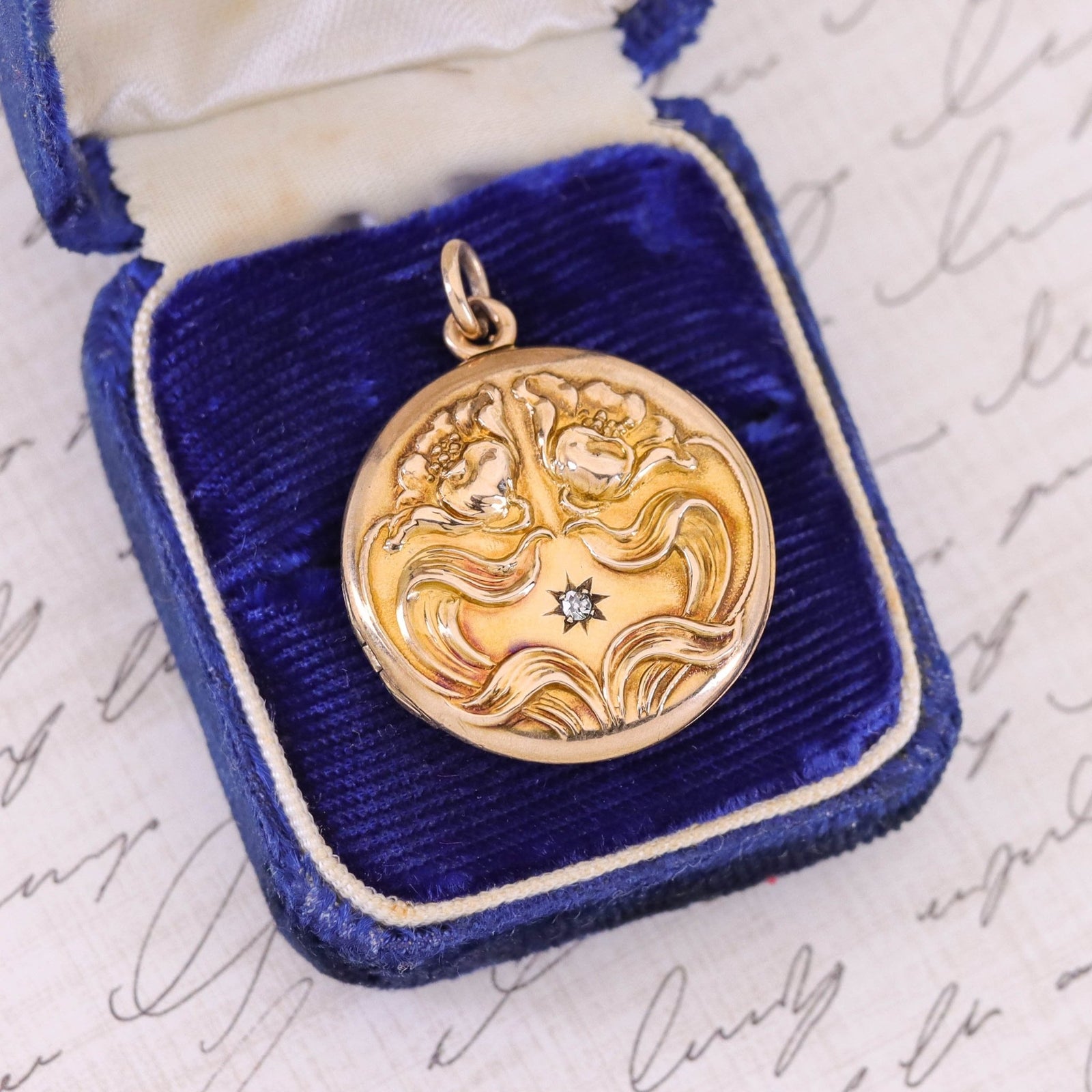 Antique Art Nouveau Floral Locket of 9ct Gold - Trademark Antiques