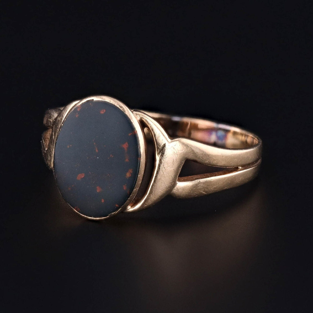 Antique Bloodstone Ring of 18k Gold - Trademark Antiques