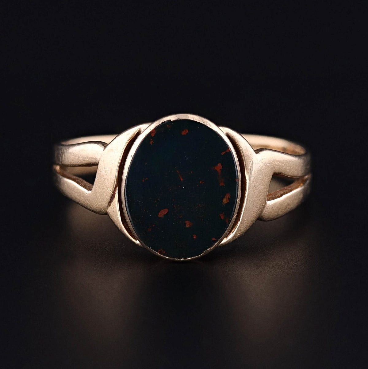 Antique Bloodstone Ring of 18k Gold - Trademark Antiques