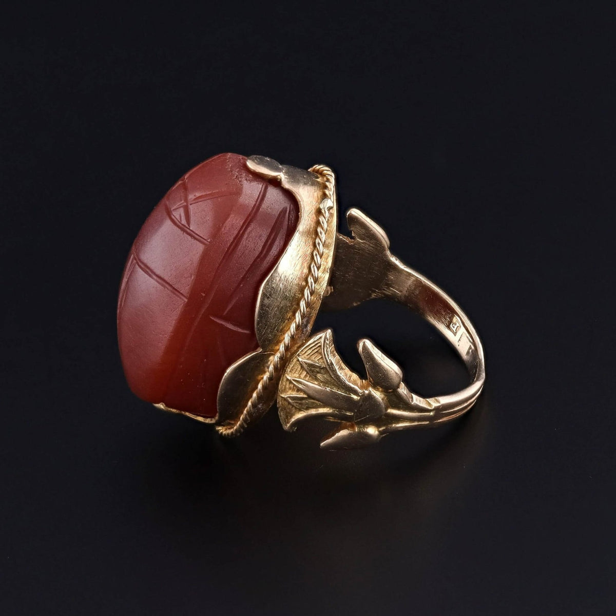Antique Carnelian Scarab Ring of 18k Gold - Trademark Antiques